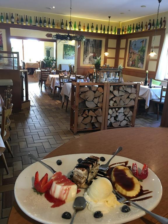 Ferienwohnungen Park Cafe Am Kurpark Bernkastel-Kues Ngoại thất bức ảnh